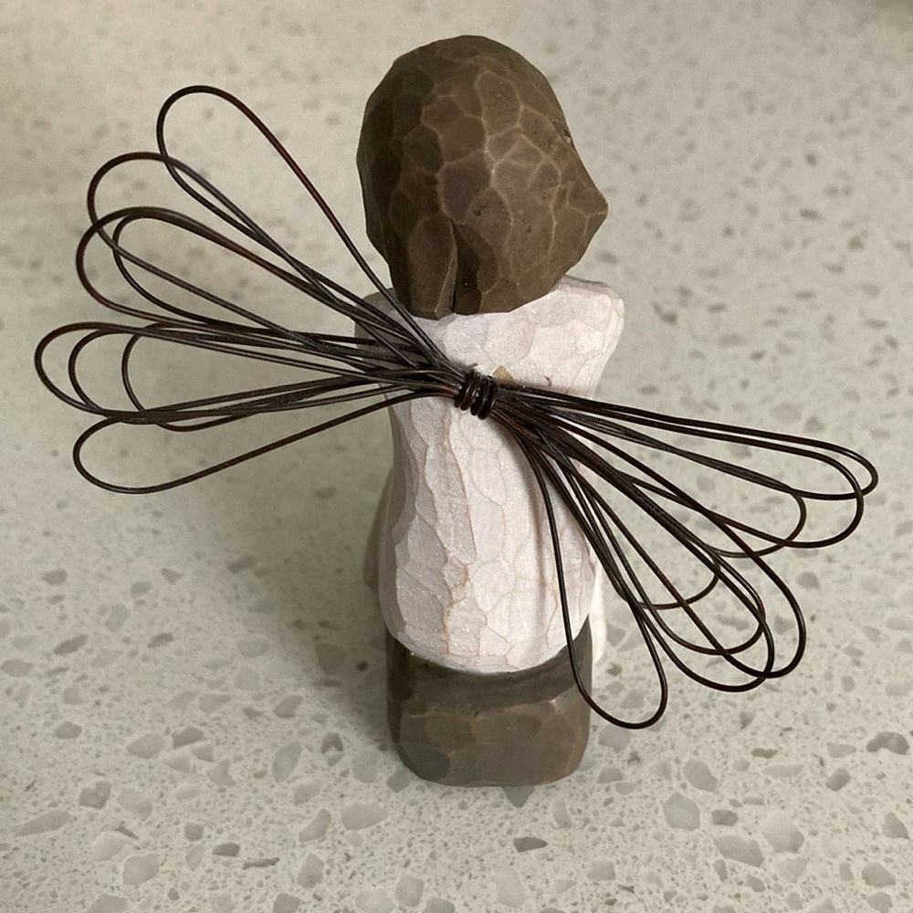 Vintage Willow Tree Angel of Caring 2001 - Picture 4 of 7